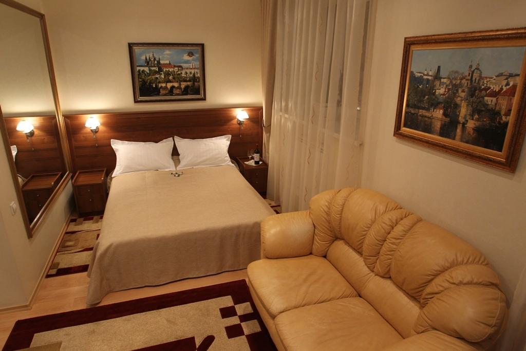 Zlata Praha Hotel Zaporizhia Room photo